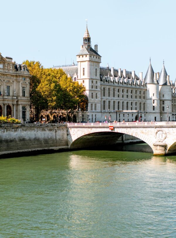 Paseo en Crucero por el Río Sena – Descubre París desde el agua
